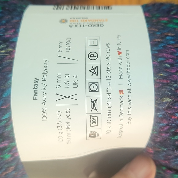 3 1/2 skiens of Hobbii Fantasy Yarn - Picture 3 of 4